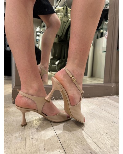 Sandalo in Vernice Nude PETITE CHERI